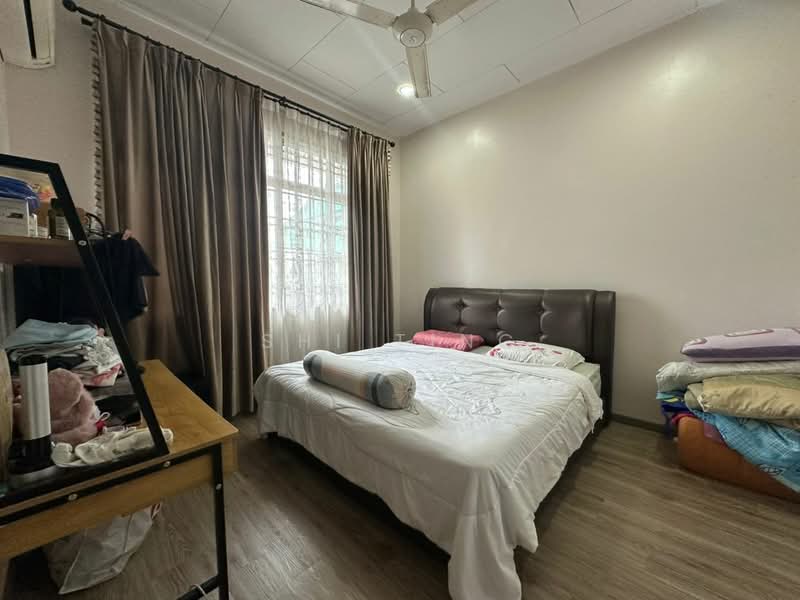 Semi-Detached House for Sale in Taman Bukit Jaya (Ulu Tiram) - Shi Ting - Bedroom - PropertyGuru.com.my