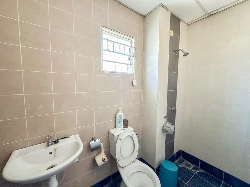 2.5-storey Terraced House for Sale in Bandar Baru Bangi (Selangor) - Zarema Kulbuzheva - Bathroom - PropertyGuru.com.my