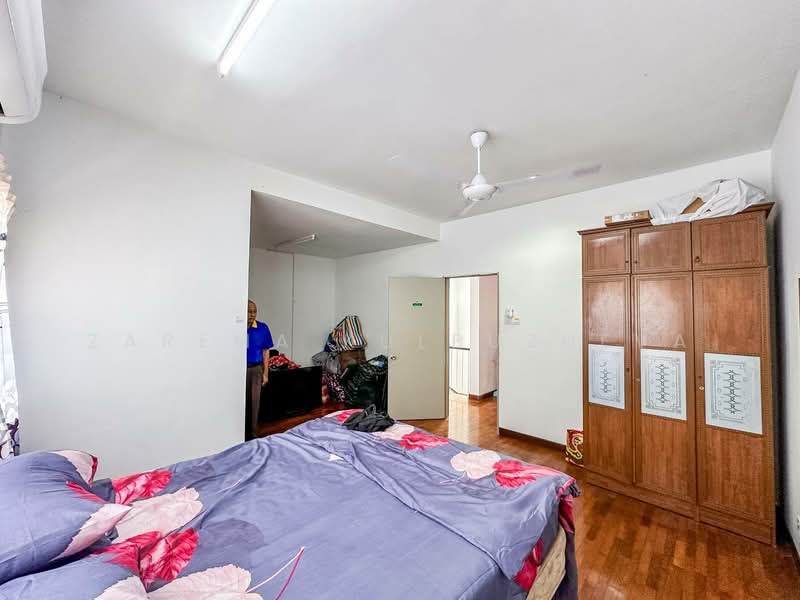 2.5-storey Terraced House for Sale in Bandar Baru Bangi (Selangor) - Zarema Kulbuzheva - Bedroom - PropertyGuru.com.my