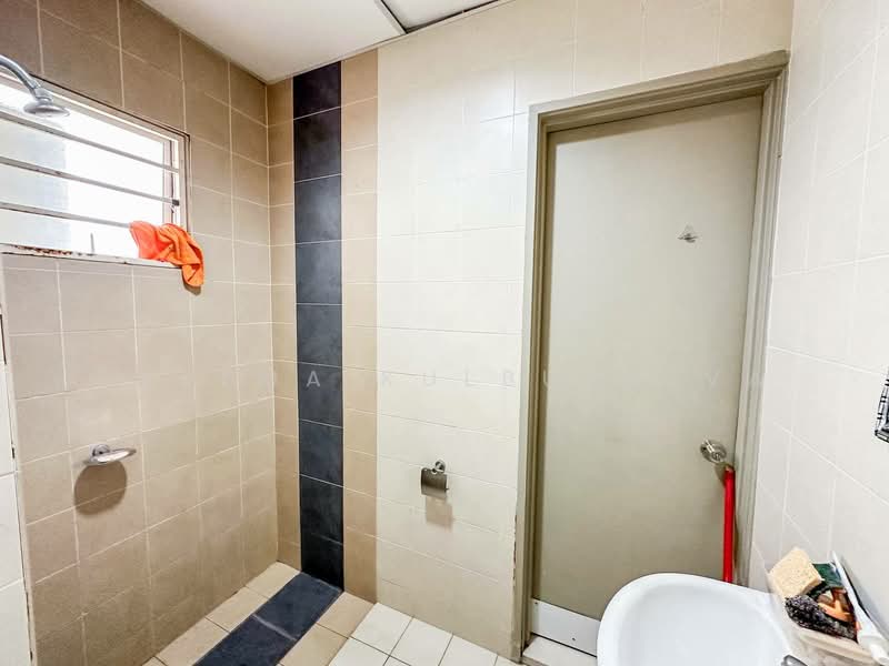 2.5-storey Terraced House for Sale in Bandar Baru Bangi (Selangor) - Zarema Kulbuzheva - Bathroom - PropertyGuru.com.my