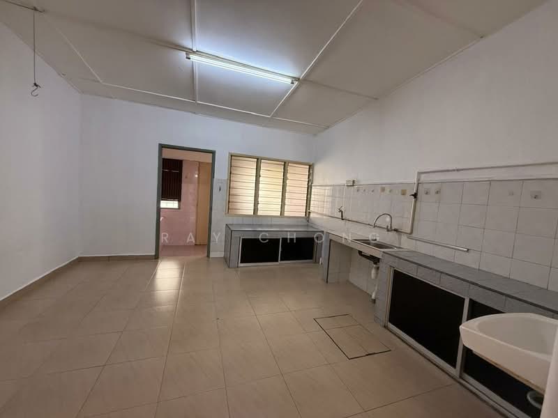 Taman Castlefield untuk Untuk Dijual - RM 380,000, Mac 2026 - Kitchen - PropertyGuru.com.my