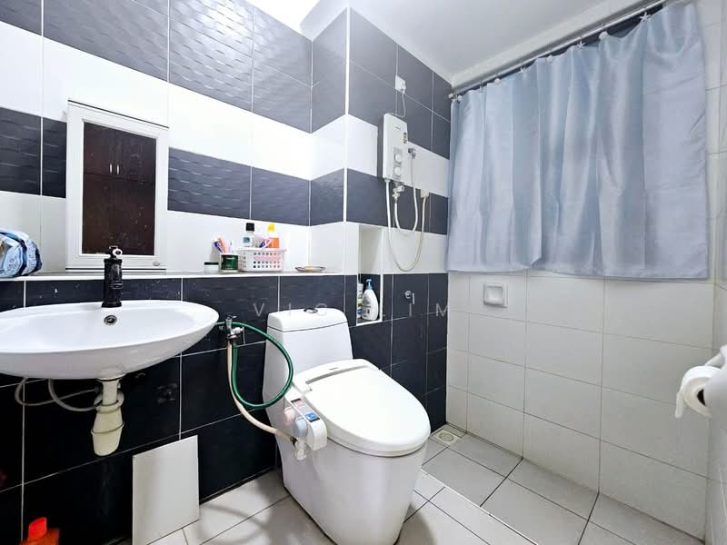 The Sky Executive Suites untuk Untuk Dijual - RM 500,000, Mac 2026 - Bathroom - PropertyGuru.com.my
