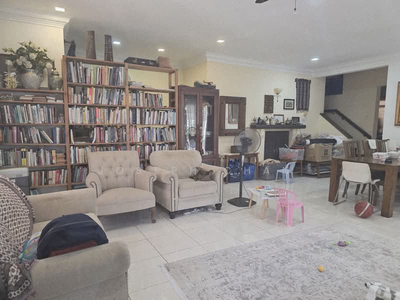 2-storey Terraced House for Sale in Bukit Jelutong (Shah Alam) - Joseph Chan - Living Room - PropertyGuru.com.my