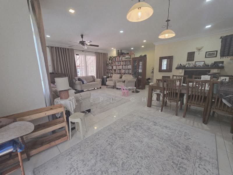 2-storey Terraced House for Sale in Bukit Jelutong (Shah Alam) - Joseph Chan - Living Room - PropertyGuru.com.my