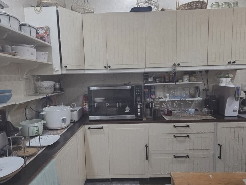 2-storey Terraced House for Sale in Bukit Jelutong (Shah Alam) - Joseph Chan - Kitchen - PropertyGuru.com.my
