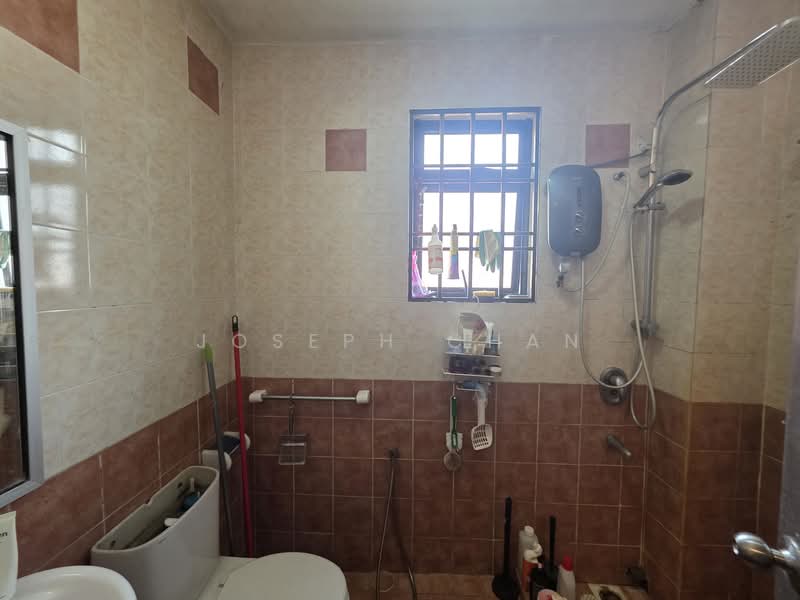 2-storey Terraced House for Sale in Bukit Jelutong (Shah Alam) - Joseph Chan - Bathroom - PropertyGuru.com.my