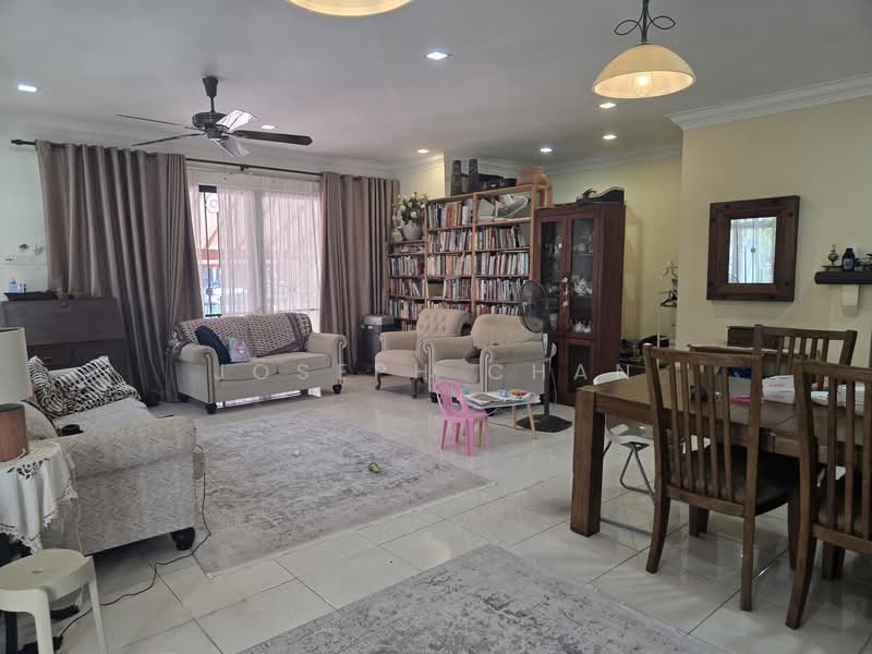 2-storey Terraced House for Sale in Bukit Jelutong (Shah Alam) - Joseph Chan - Living Room - PropertyGuru.com.my