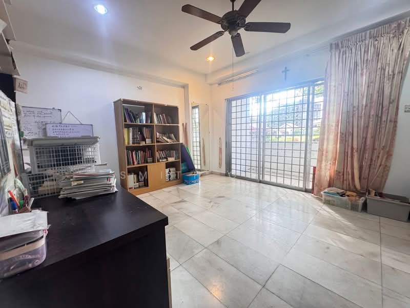 Condominium for Sale at Pelita Indah - Smith Goh - Living Room - PropertyGuru.com.my