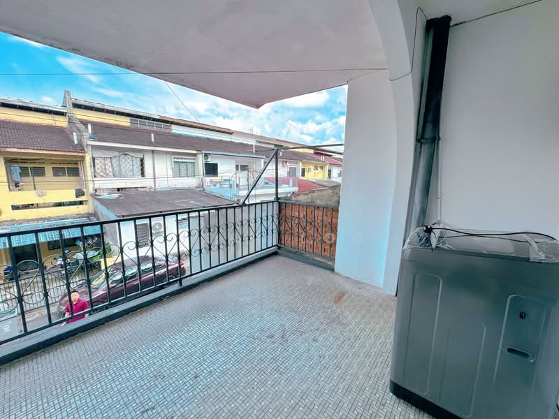 2-storey Terraced House for Sale in Johor Bahru (Johor) - Jeny Loo - Balcony - PropertyGuru.com.my