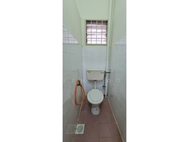 Townhouse for Rent in Sungai Buloh (Selangor) - Sam Hoo - Bathroom - PropertyGuru.com.my