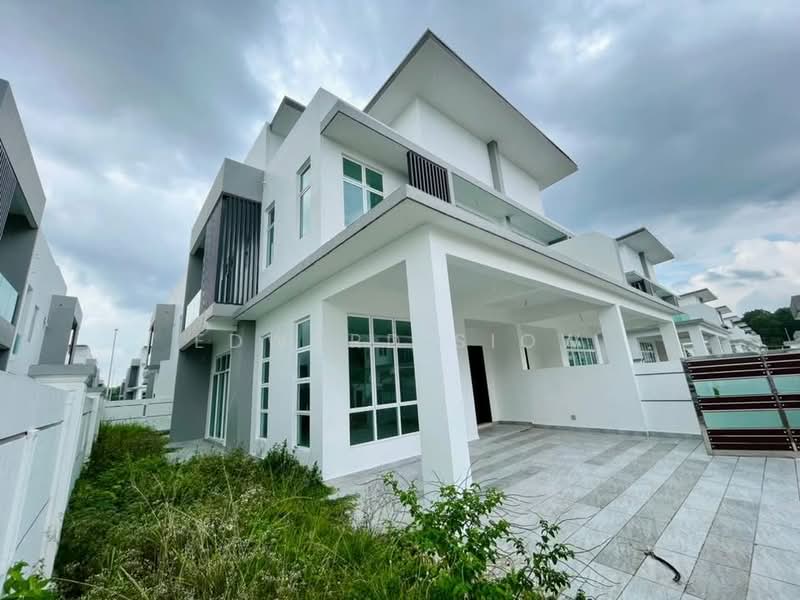 Cluster House for Sale in Skudai (Johor) - Edward Siow - Exterior - PropertyGuru.com.my