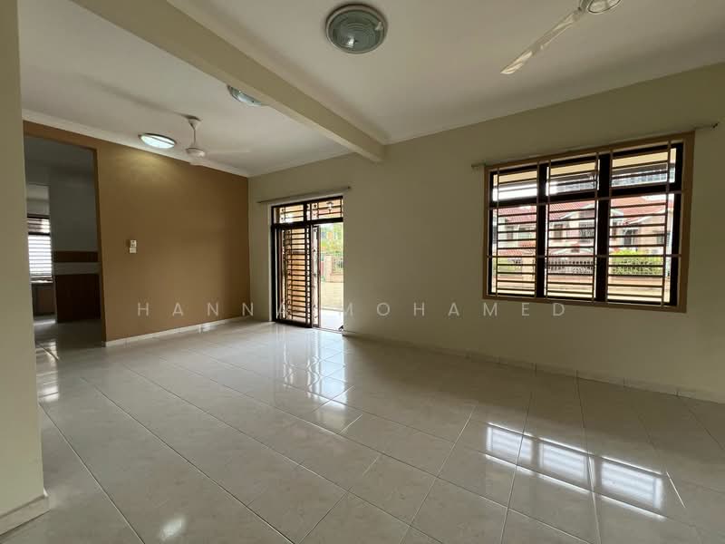 2-storey Terraced House for Sale in Taman Damansara Aliff (Tampoi) - Hanna Mohamed - Living Room - PropertyGuru.com.my