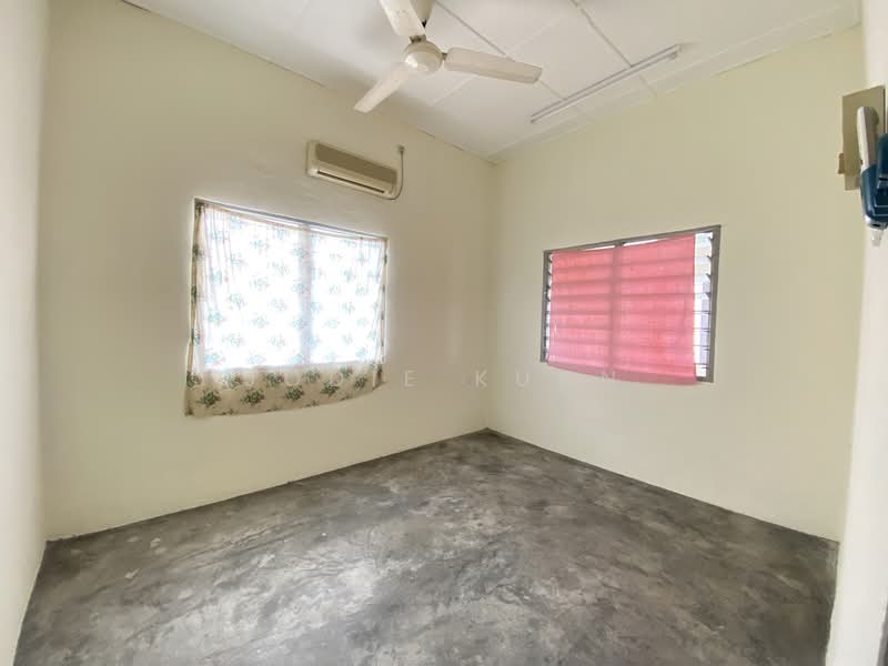 1-storey Terraced House for Rent in Taman Sunlight (Ipoh) - Jodie Kuan - Bedroom 3 - PropertyGuru.com.my