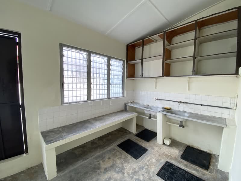 1-storey Terraced House for Rent in Taman Sunlight (Ipoh) - Jodie Kuan - Kitchen - PropertyGuru.com.my