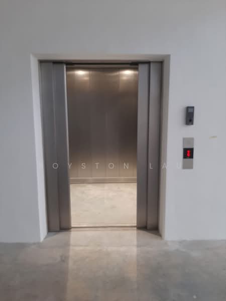 Warehouse for Rent in Petaling Jaya (Selangor) - Royston Lau - Cargo Lift - PropertyGuru.com.my