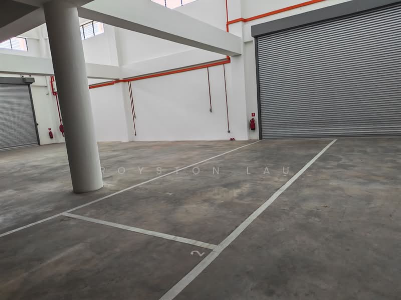 Warehouse for Rent in Petaling Jaya (Selangor) - Royston Lau - Loading Area - PropertyGuru.com.my