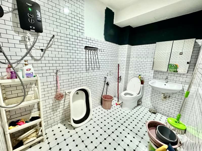 1.5-storey Terraced House for Sale in Taman Cheras Utama (Cheras) - Zaty Jasmin - Bathroom - PropertyGuru.com.my