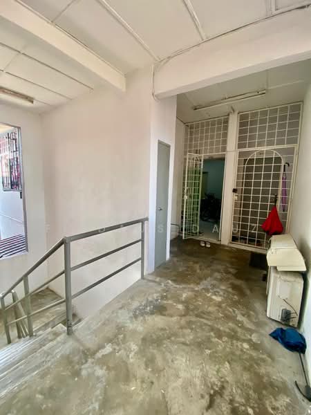 Apartment for Sale at Pangsapuri Putra Indah - Firdaus Dauz - Entrance - PropertyGuru.com.my