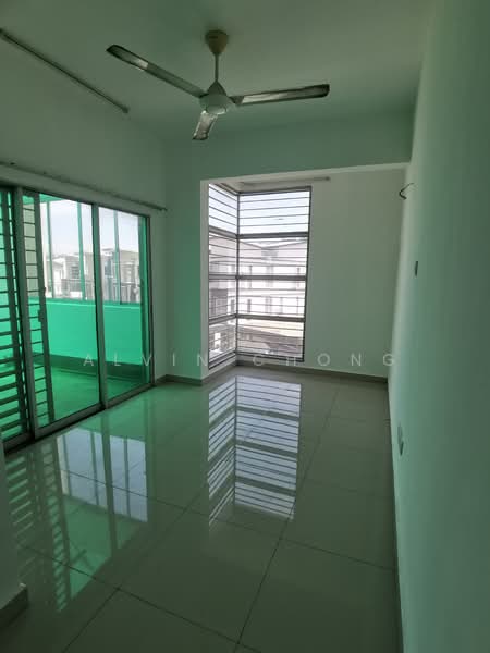 3-storey Terraced House for Rent in Sungai Buloh (Selangor) - Alvin Chong - Balcony - PropertyGuru.com.my