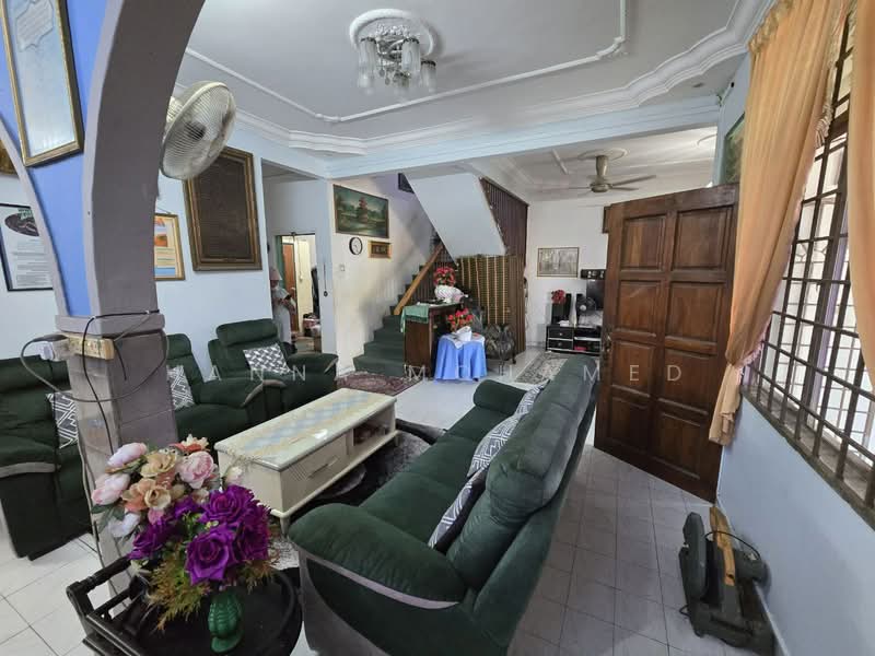 2-storey Terraced House for Sale in Taman Puteri Wangsa (Ulu Tiram) - Hanna Mohamed - Living Room - PropertyGuru.com.my