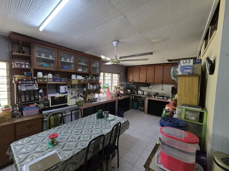 2-storey Terraced House for Sale in Taman Puteri Wangsa (Ulu Tiram) - Hanna Mohamed - Kitchen - PropertyGuru.com.my