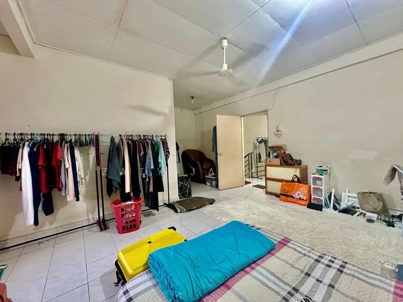 2-storey Terraced House for Sale in Taman Sutera (Kajang) - Zaty Jasmin - Bedroom - PropertyGuru.com.my