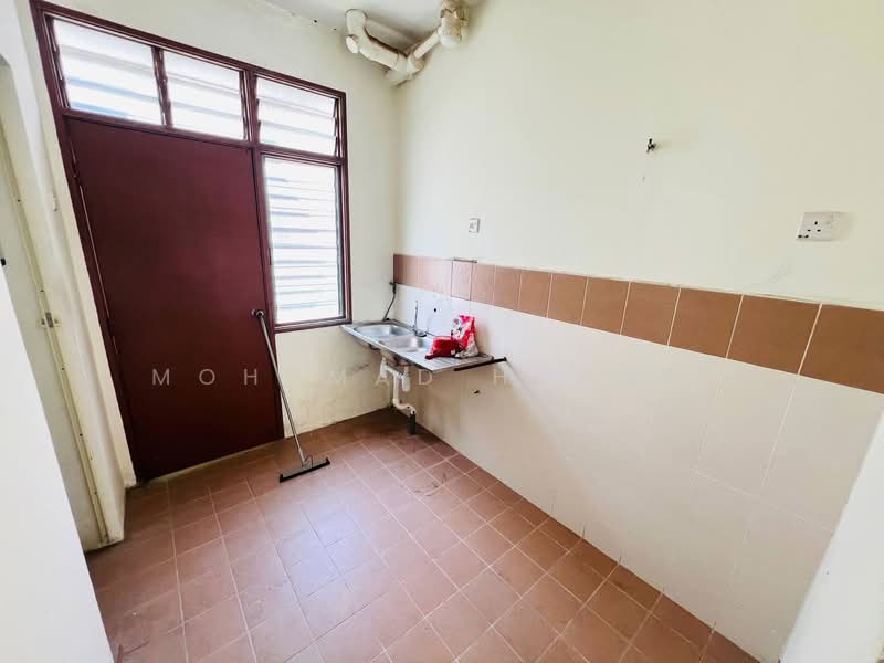 2-storey Terraced House for Sale in Bandar Baru Salak Tinggi (Sepang) - Mohamad Hanafi - Kitchen - PropertyGuru.com.my