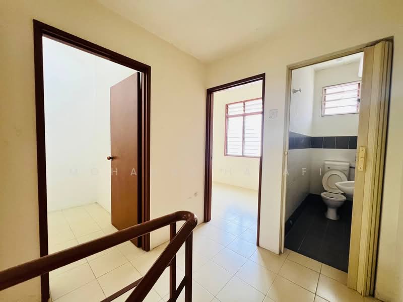 2-storey Terraced House for Sale in Bandar Baru Salak Tinggi (Sepang) - Mohamad Hanafi - Corridor - PropertyGuru.com.my