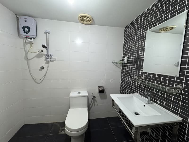 Apartment for Sale at Selesa Hillhomes Resort - Jenny Kong - Bathroom - PropertyGuru.com.my