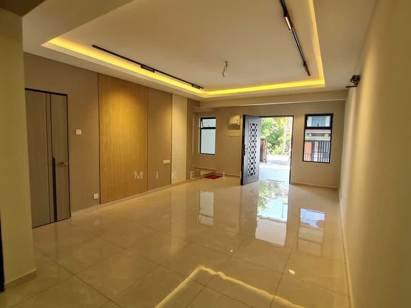 2-storey Terraced House for Sale in TAMAN PUCHONG UTAMA (Puchong) - Mike Lim - Living Room - PropertyGuru.com.my