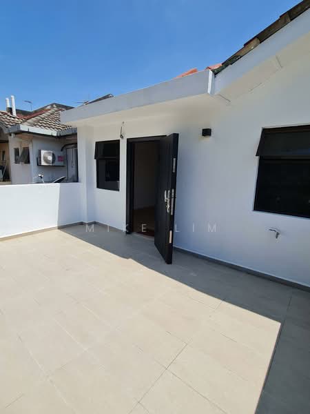 2-storey Terraced House for Sale in TAMAN PUCHONG UTAMA (Puchong) - Mike Lim - Exterior - PropertyGuru.com.my