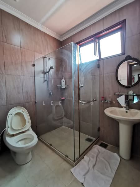 Rumah Berkembar untuk Dijual di Ampang Jaya (Ampang) - Lee 156 - Bathroom - PropertyGuru.com.my