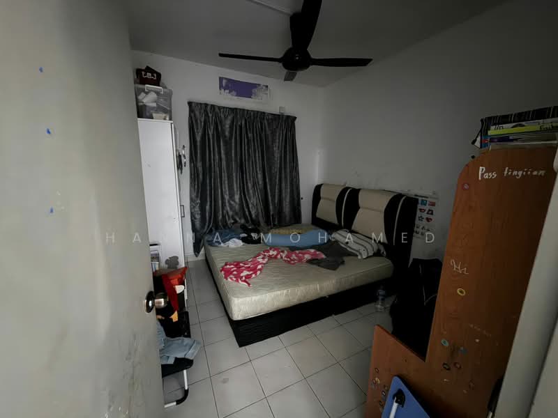 Apartment for Sale at Seri Anugerah - Hanna Mohamed - Bedroom - PropertyGuru.com.my