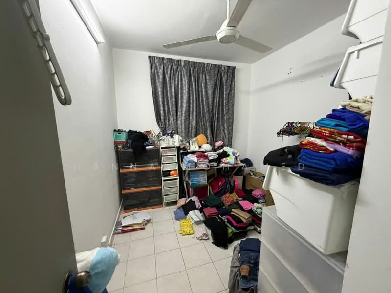 Apartment for Sale at Seri Anugerah - Hanna Mohamed - Bedroom - PropertyGuru.com.my