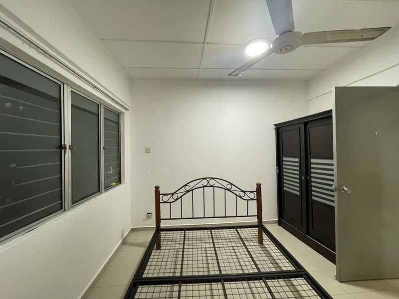 Apartment for Sale at Sri Damansara Court - Jenny Kong - Bedroom - PropertyGuru.com.my