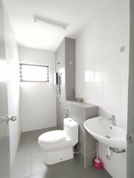 2-storey Terraced House for Rent in Seksyen U13 (Setia Alam) - Annie Kho - Bathroom - PropertyGuru.com.my