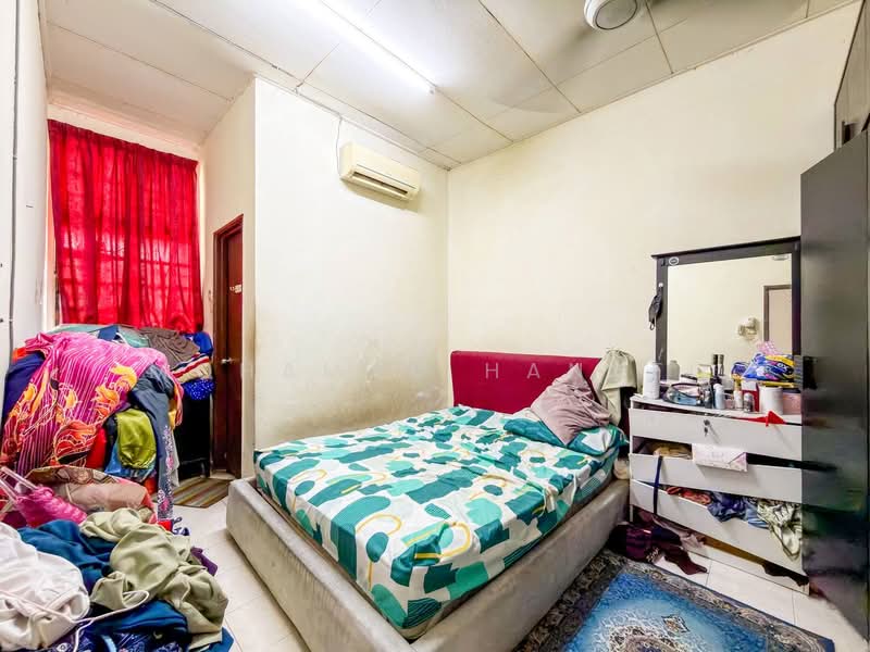 1-storey Terraced House for Sale in Seri Kembangan (Selangor) - Mohamad Hanafi - PropertyGuru.com.my