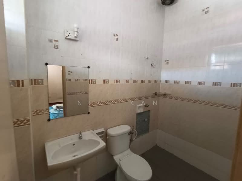 Taman Setia Indah untuk Untuk Dijual - RM 750,000, Mac 2026 - Bathroom - PropertyGuru.com.my