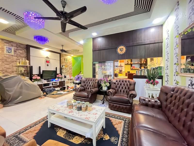 Taman Mutiara Rini untuk Untuk Dijual - RM 810,000, Apr 2026 - Living Room - PropertyGuru.com.my