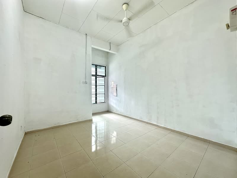 Rumah Teres 1 Tingkat untuk Dijual di Taman Saujana Permai (Bukit Katil) - Kellyn Foo - Interior - PropertyGuru.com.my
