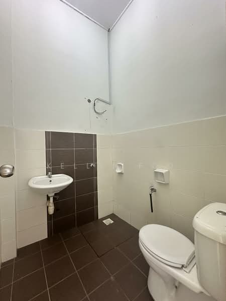 Rumah Teres 1 Tingkat untuk Dijual di Taman Saujana Permai (Bukit Katil) - Kellyn Foo - Bathroom - PropertyGuru.com.my
