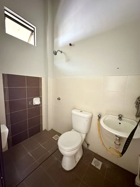 Rumah Teres 1 Tingkat untuk Dijual di Taman Saujana Permai (Bukit Katil) - Kellyn Foo - Bathroom - PropertyGuru.com.my