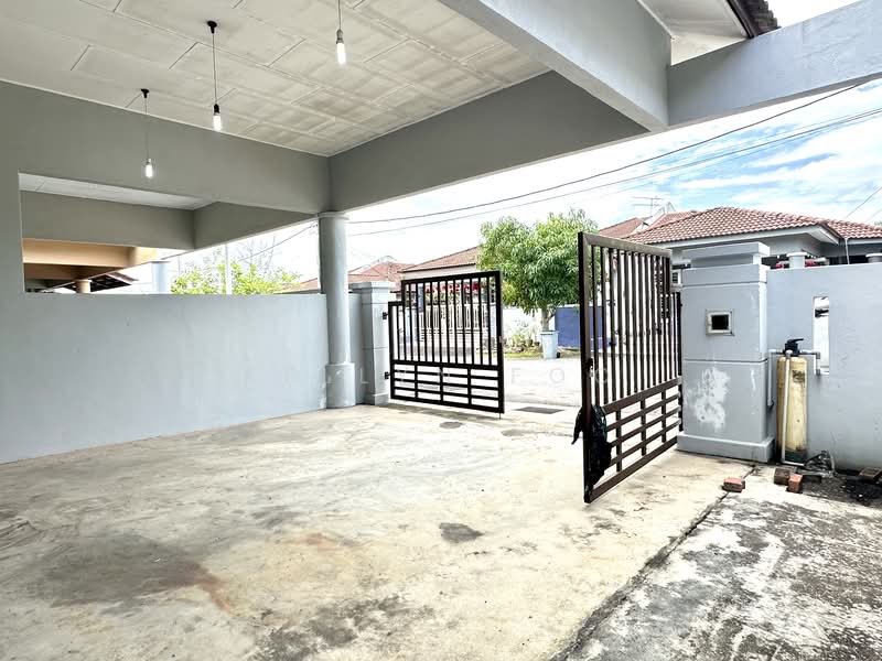 Rumah Teres 1 Tingkat untuk Dijual di Taman Saujana Permai (Bukit Katil) - Kellyn Foo - Exterior - PropertyGuru.com.my