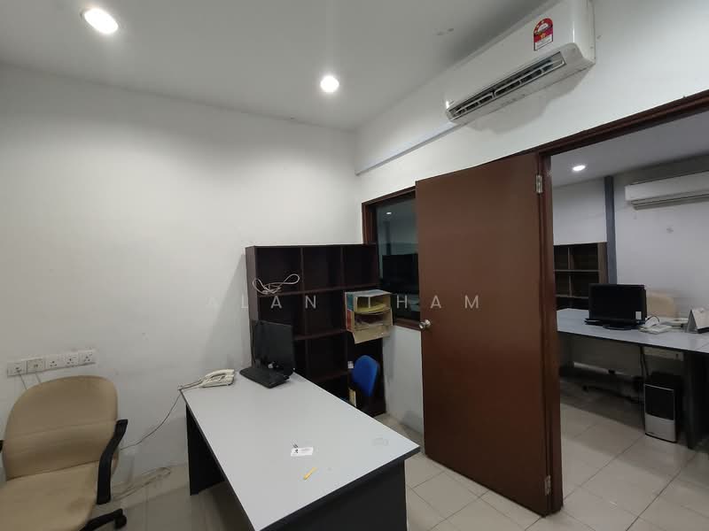 Shop / Office for Rent in Johor Bahru (Johor) - Alan Tham - Interior - PropertyGuru.com.my