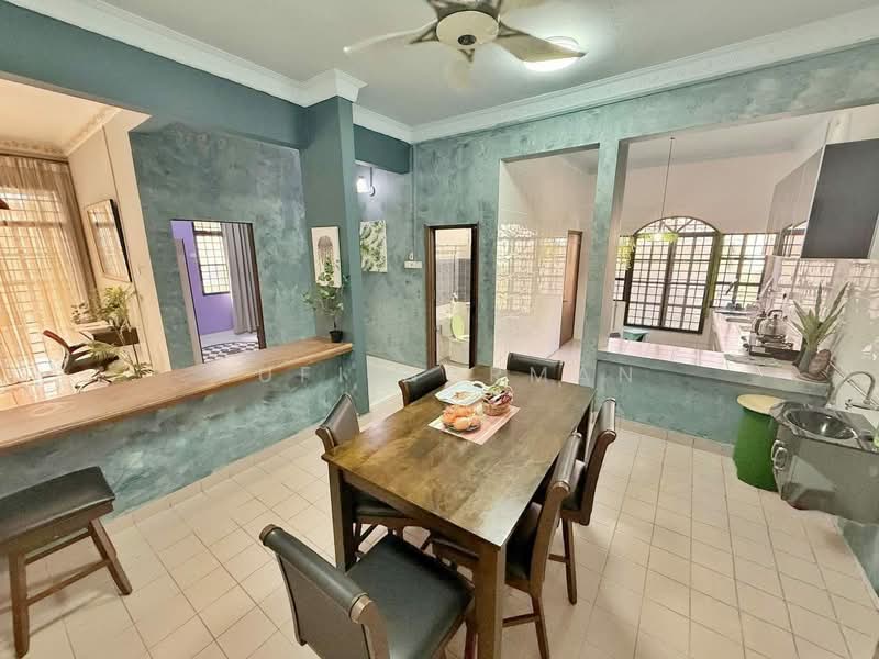 Semi-Detached House for Sale in Taman D'Utama (Johor Bahru) - Sufi Norman - Dining Room - PropertyGuru.com.my