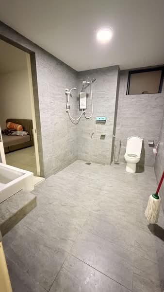 Woodsbury Suites untuk Untuk Disewa - RM 1,600 /bulan, Mac 2026 - Bathroom - PropertyGuru.com.my