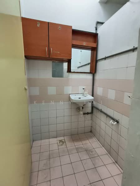 Sri Anggerik 1 untuk Untuk Dijual - RM 250,000, Mac 2026 - Bathroom - PropertyGuru.com.my