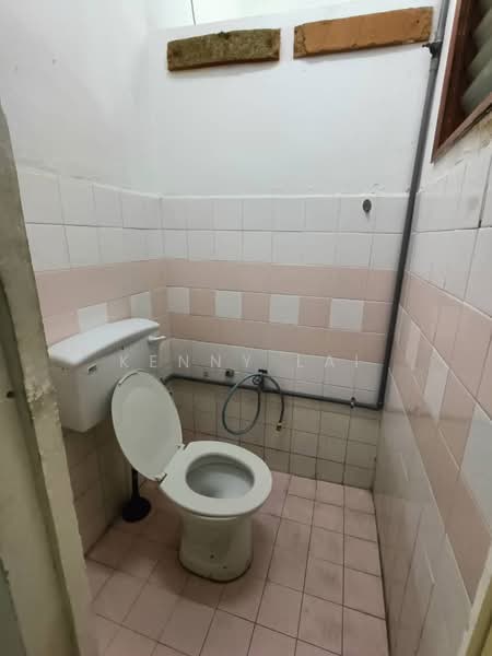 Sri Anggerik 1 untuk Untuk Dijual - RM 250,000, Mac 2026 - Bathroom - PropertyGuru.com.my