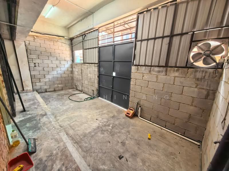 Shop for Rent in Taman Daya (Johor Bahru) - Bee Chin Ang - Interior - PropertyGuru.com.my