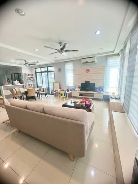 Cluster House for Sale in Taman Skudai Indah (Skudai) - YIN JIE WONG - Living Room - PropertyGuru.com.my